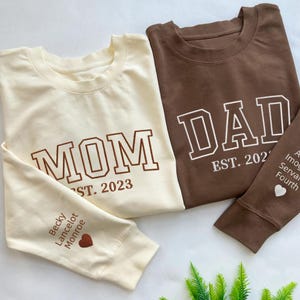 Personalized Mama Embroidered Sweatshirt, Custom Mom Dad Embroidery Hoodie, New Mom Outfit, Pregnancy Reveal Clothing, Mother&#39;s Day Gifts