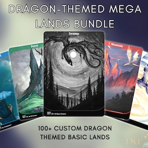 Puede incluir: Una colección de cinco cartas coleccionables rectangulares etiquetadas como DRAGON-THEMED MEGA LANDS BUNDLE y 100+ CUSTOM DRAGON THEMED BASIC LANDS. Las cartas presentan ilustraciones artísticas de paisajes de isla, bosque, pantano, montaña y llanura.