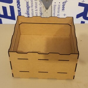 Spacer level that allows up to 7 inch tall models to fit if used with the first level.