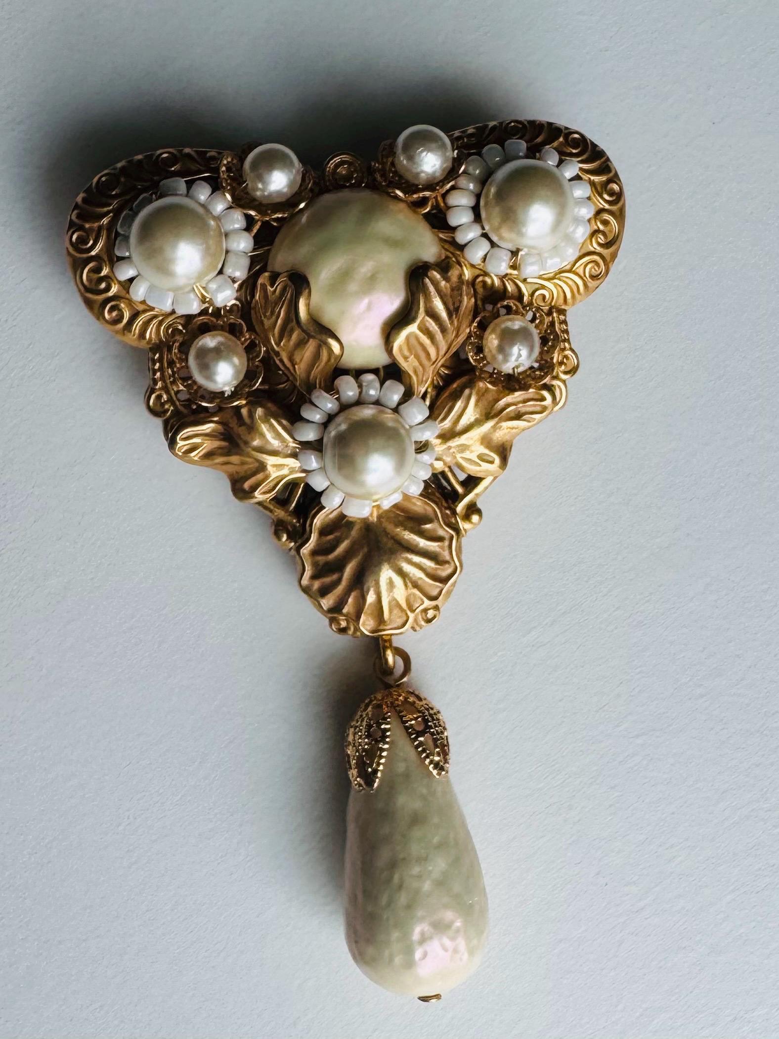 ビンテージリージェンシーのブローチ、ハスケル Miriam Haskell Brooch - Etsy