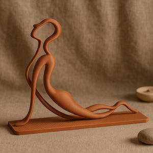 Minimalistische Kobra-Pose Skulptur, 3D gedruckte Yoga Linie Kunst, Bhujangasana Dekor, Terrakotta Schreibtischverzierung, Zen Geschenk für Yoga-Liebhaber