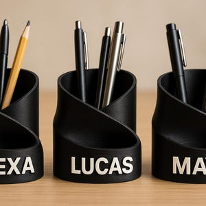 Personalized Pen Holder – Custom Möbius Desk Organizer, Name Gift for Teacher | Unique Modern Office Decor, Visible Layer Lines PLA