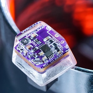 Protège-touche mauve pour carte mère, Protège-touche artisanal à puce recyclée fait main pour clavier mécanique