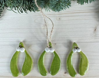 Handmade ceramic mistletoe branch pendant, Christmas decoration, rustic tree ornament, winter decoration, gifts, Easter