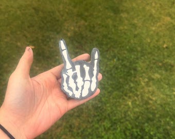 Skull hand freshie