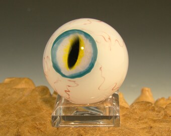 1,2 "Glas Kunst Eyeball Marble Lampwork style Eye freaky top cap orb curio home art by Kenny Talamas