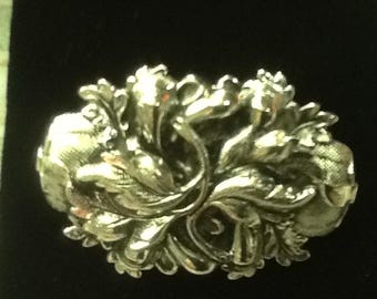 ORNATE SILVERSTONE BROOCH floral