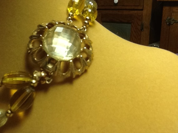 Amber and yellow lucite necklace and earrings - image 2