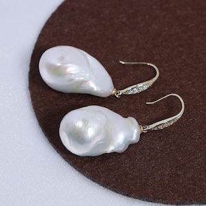 Atmospheric retro baroque fishtail natural freshwater pearl earrings S925 whole body sterling silver earrings factory original