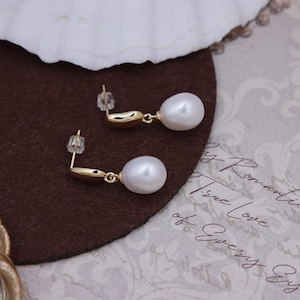 S925 whole body sterling silver gold-plated retro natural freshwater pearl earrings rice bead earrings factory original design spot