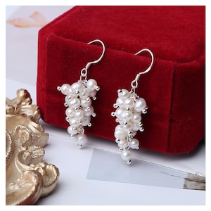 Natural freshwater pearl earrings, grape earrings, women&#39;s S925 sterling silver anti-allergic earrings, a large number of spot wholesale man