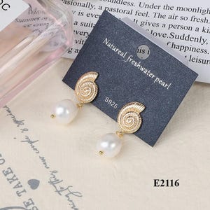 Spot Wholesale New Vintage Baroque Button Natural Freshwater Pearl Earrings Femininity 925 Sterling Silver Needle