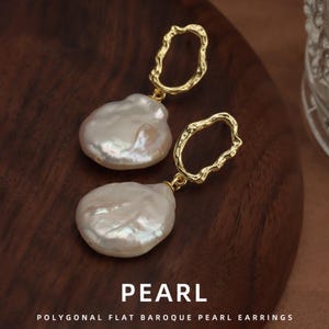 Light luxury retro style natural freshwater pearl special-shaped baroque button earrings S925 whole body sterling silver spot wholesale
