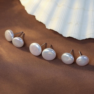 Q version baroque small button natural freshwater pearl stud earrings S925 silver anti-allergic factory spot wholesale