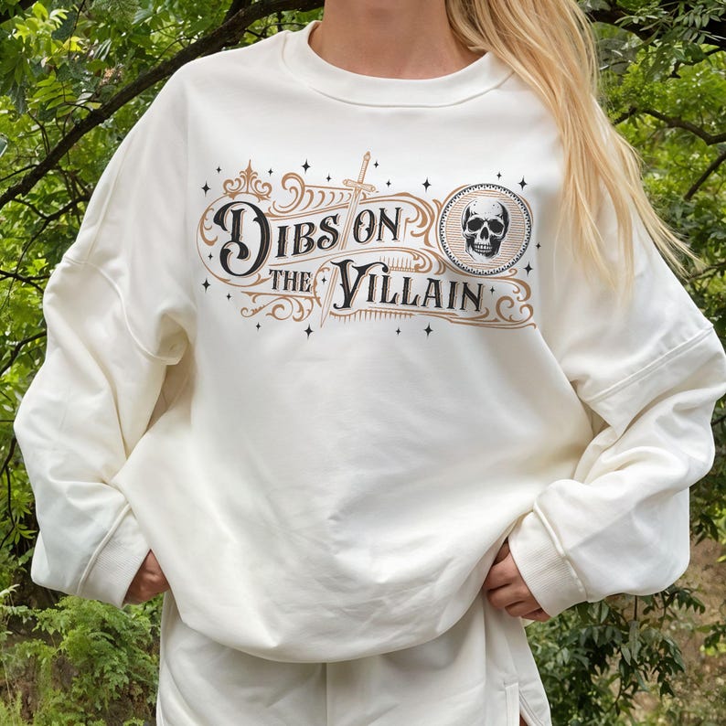 Dibs On the Villain Dark Romance Sweatshirt, Villain Era Enemies To Lovers Tshirt, Book Club Sweater, Gift For Book Lover bild 3