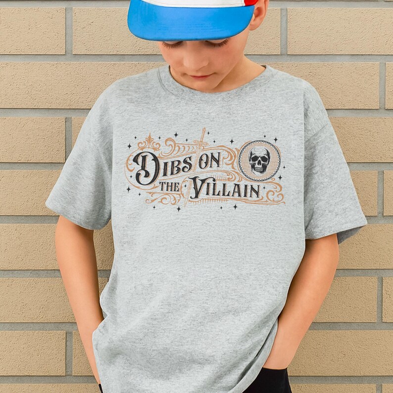 Dibs On the Villain Dark Romance Sweatshirt, Villain Era Enemies To Lovers Tshirt, Book Club Sweater, Gift For Book Lover bild 4