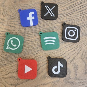 NFC Social Media Tag | Customizable 3D Printed Chip with Design Options