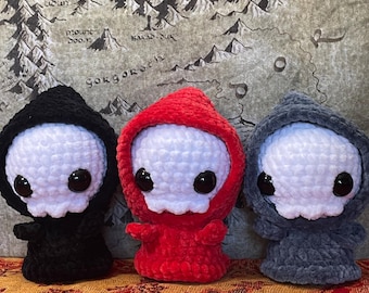 Crochet Grim Reaper Plushie: Chunky Yarn Stuffed Animal, Spooky Plushie for Halloween