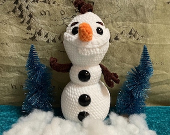 Crochet Snowman Plushie: Handmade Chunky Yarn Amigurumi (13 Inches)