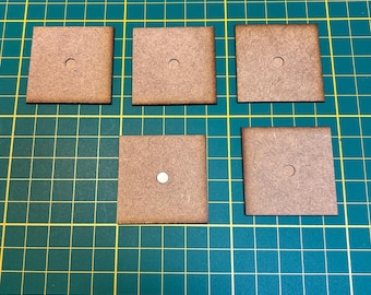 40x40 mm Bases inkl. Magnet für zb Warhammer, Frostgrave, Silver Bayonet, Role Play Games, Bolt Action, Kavallerie usw.