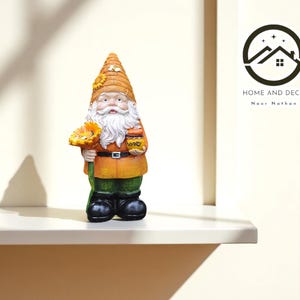 Sunflower Gnome Statue | Plump Garden Decoration | Resin Outdoor Ornament | Beekeeper Craft for Yard | Charming Home Accent