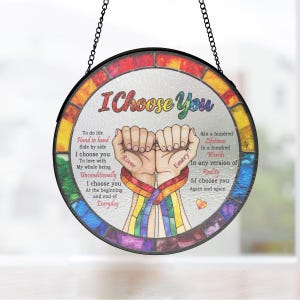 Benutzerdefinierte Gay Paar Glasmalerei Suncatcher - Ich wähle Sie Regenbogen Fenster Geschenk für Mann, LGBTQ Hochzeit oder Jubiläum Liebe Decor Art