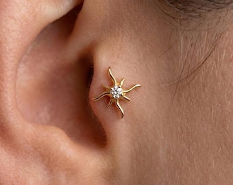 Mini Sun Threadless Push In Tragus Stud, Sterling Silver Cartilage Stud, Flat Back Titanium Post, Design Flower Helix/ Lobe/ Lip Earring
