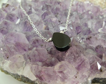 Black onyx teardrop dainty necklace, minimalist