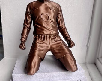 RARE Collectors Football Figurine Thierry Henry Striker