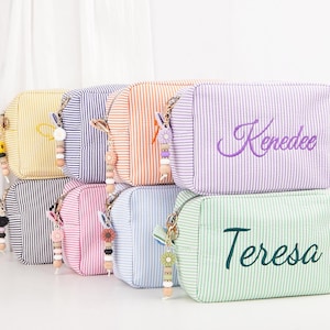 Personalized Embroidered Makeup Bag, Custom Bridesmaid & Mom Gift, Seersucker Travel Toiletry Pouch, Christmas Gift for Her, Makeup Bag
