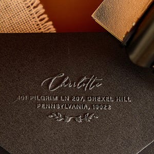 Embosseuse pour adresse, embosseuse rectangulaire, embosseuse pour enveloppes personnalisées, cadeau de fiançailles, cadeau de pendaison de crémaillère, estampe personnalisée,
