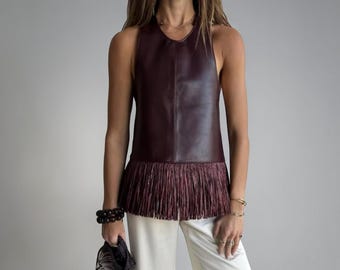Burgundowa kamizelka z frędzlami i wiązaniem na szyi - bez pleców, skórzany top Y2K z PU - top w stylu western streetwear z frędzlami - odzież wierzchnia na festiwale