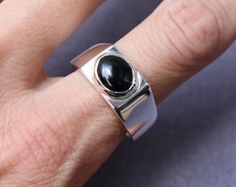 Black Onyx Geometric Signet Ring, Sterling silver,  Made to order in your size, Black Round Stone ring