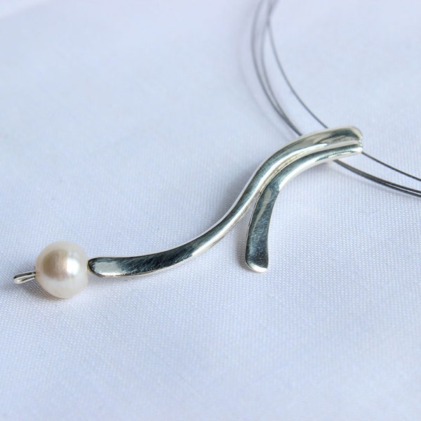 Twigs Pendant made in Sterling silver and white freshwater pearls, Super lightweight, Delicate and elegant,  Hammered