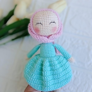 Crochet Hijab Doll,Handmade Amigurumi Muslim Gift