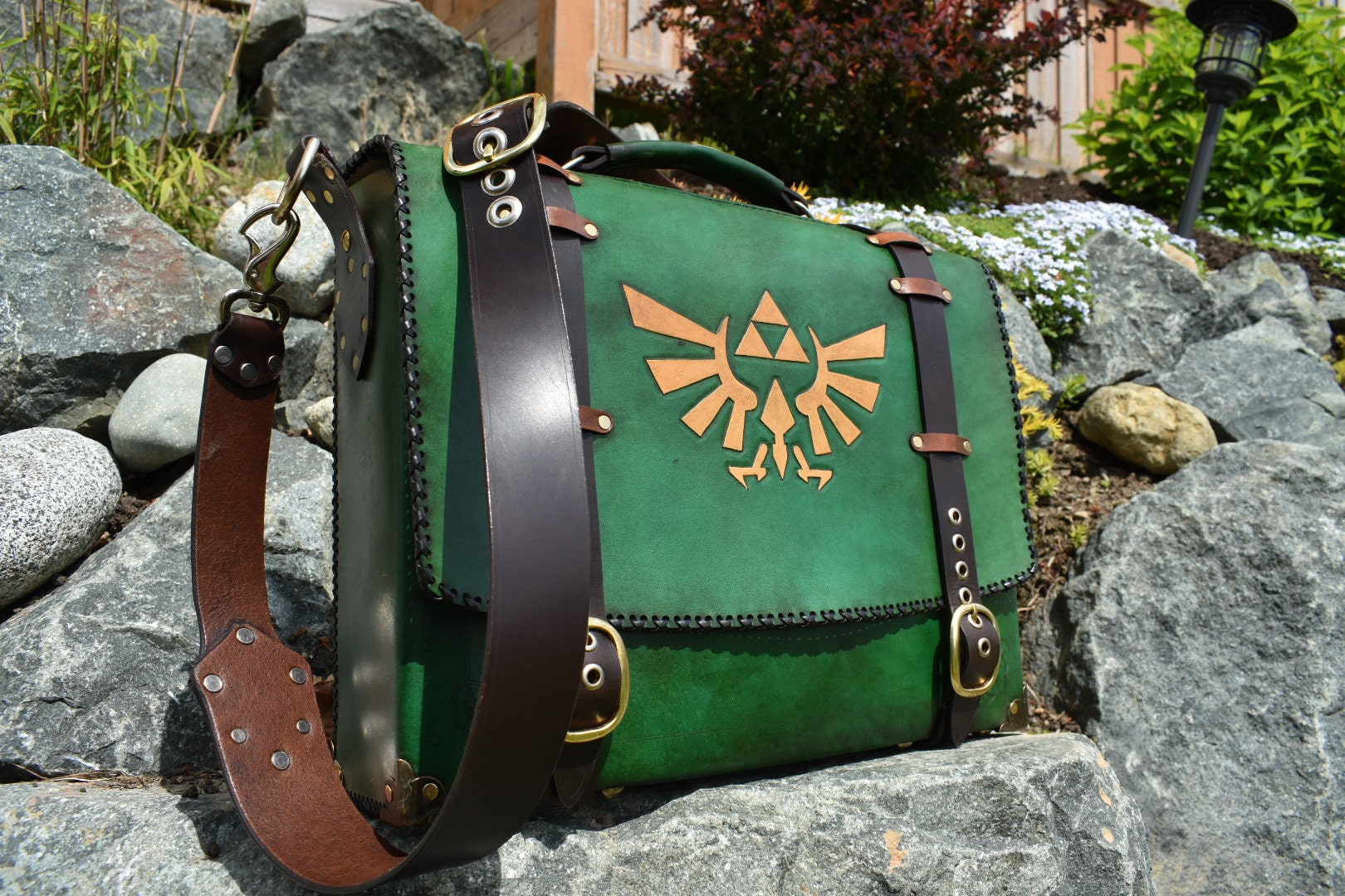The Leg-End of Ze-L-Da Laptop Bag Briefcase Shoulder Messenger Bag Water Repellent Laptop Bag Satchel The Leg-End of Ze-L-Da Laptop Bag Briefcase Shoulder Messenger Bag Water Repellent Laptop Bag Satchel