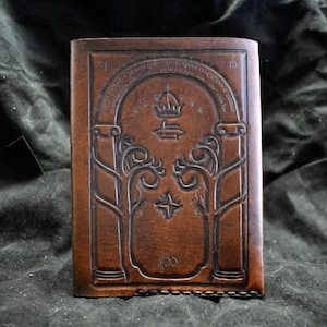Funda de cuero para pasaporte de Puerta de Moria de El Señor de los Anillos