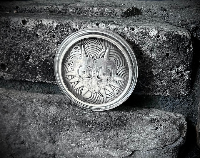 Fine silver Majoras mask round coin