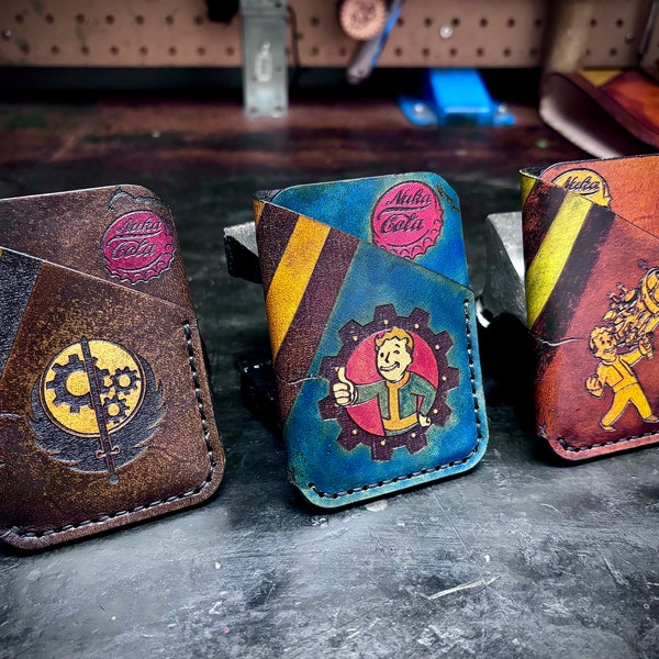 Small leather wallet minimalist card case made for the wasteland wanderer