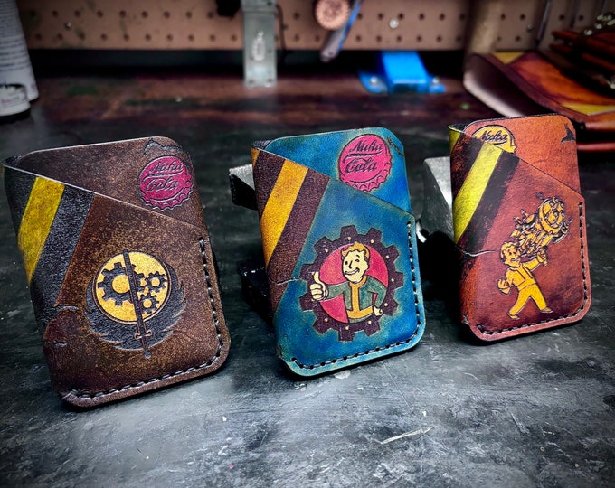 Small leather wallet minimalist card case made for the wasteland wanderer