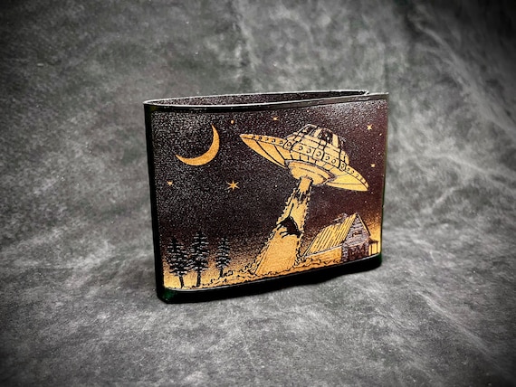 UFO alien abduction leather wallet - Extraterrestrial cow abduction unidentified flying object, card version