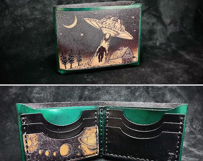 UFO alien Sasquatch abduction leather wallet - Extraterrestrial sasqach abduction unidentified flying object