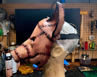 Gruselige Halloween Schweinekopfmaske Ritualsäge Falsche
