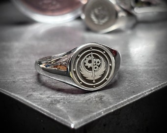 Ad Victoriam Sterling silver Brotherhood of steel Signet ring for the loyalty of the brotherhood of the wasteland