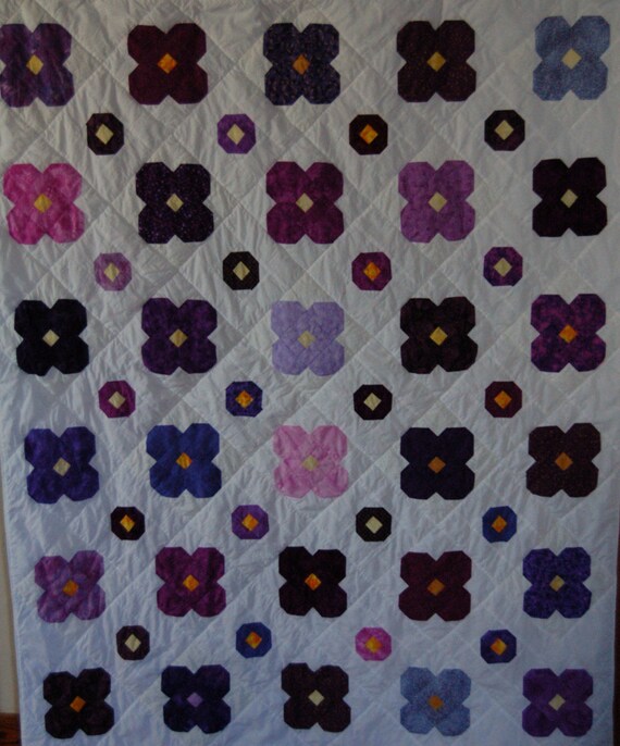 Items similar to Purple Violets Lap Quilt on Etsy