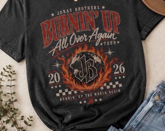 Koszulka z trasy koncertowej Jonas Brothers Burnin’ Up, koszulka Comfort Colors Pepper, koszulka Burnin’ Up All Over Again, koszulka z lat 2000., koszulka z datą trasy koncertowej, koszulka dla fanów JB