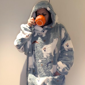 Polar Bear Print Pattern Hooded Blanket main image 0