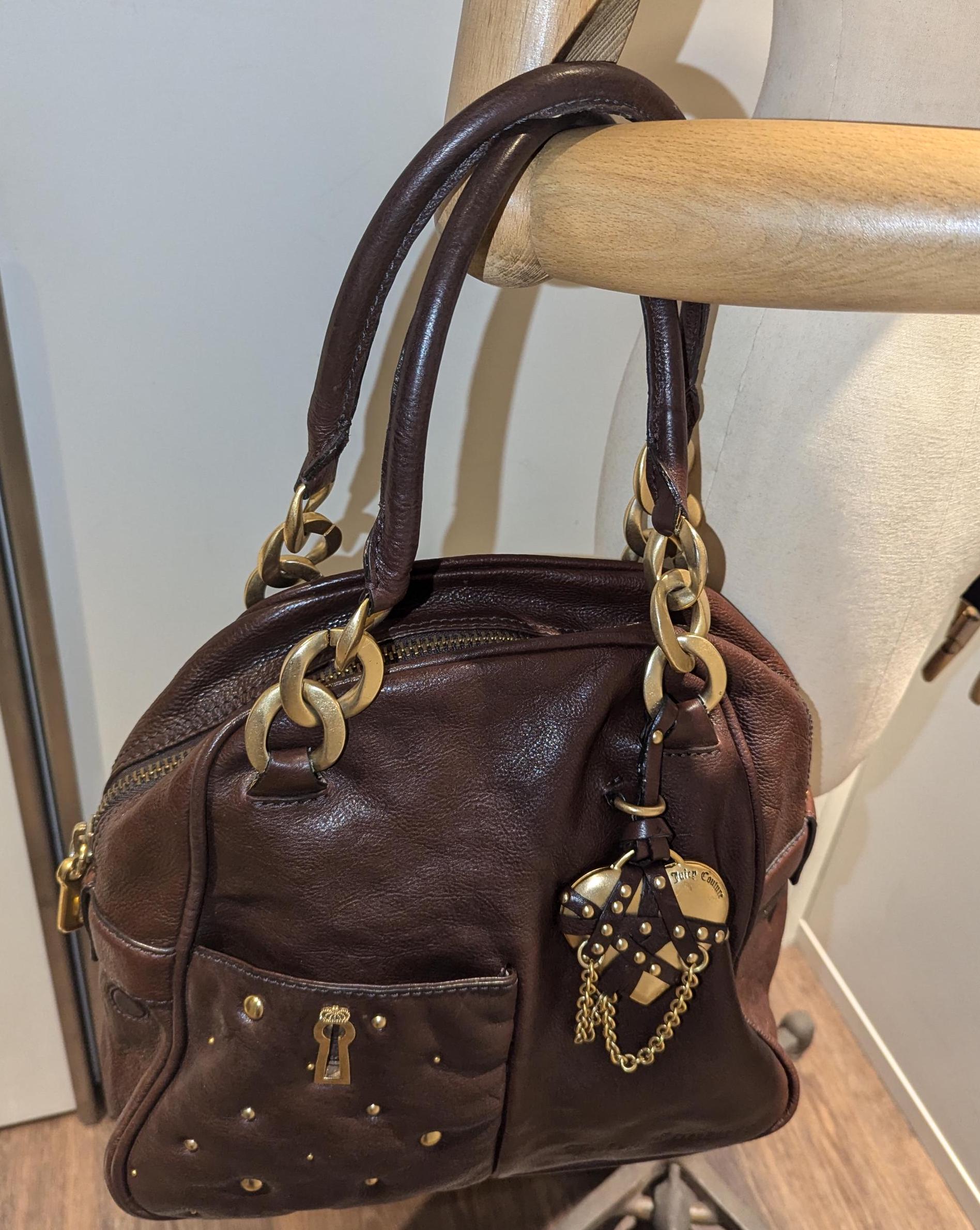 バッグ JUICY COUTURE bag shoulder Y2K leather Rare Juicy Couture Brown Leather Shoulder Bag With Heart