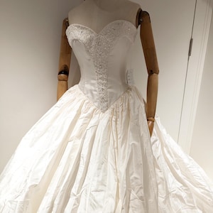 High-Quality Vintage Hollywood Dreams 100% Silk Corset Top Princess Wedding Dress,Stunning Vintage Designer Pure Silk Bridal Gown UK10
