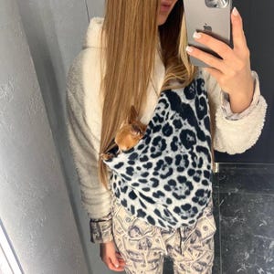 HAND-MADE Leopard Print Pet Carrier Sling, Handmade Dog & Cat Sling for Pet Moms, Kangaroo Style Puppy Carrier for Pet Lovers